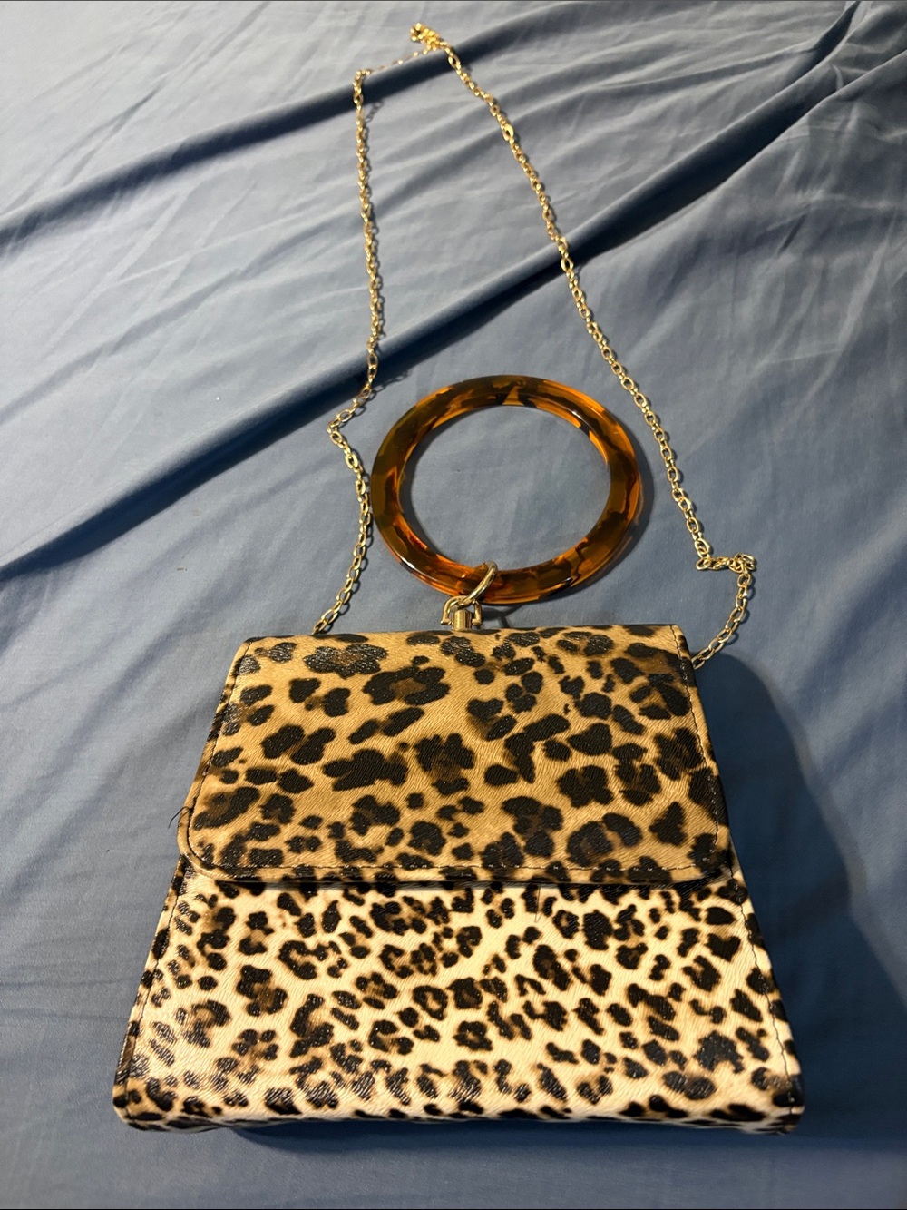 Leopard Print Crossbody Bag with Tortoiseshell Handle, bracelet and other items. - Picture 13 of 13